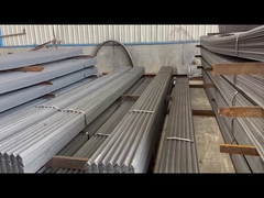A36 Q235 SS400 St37 Q235 SS400 A36 ASTM JIS Mild Structural Equal Angle Steel Bar laminato a caldo